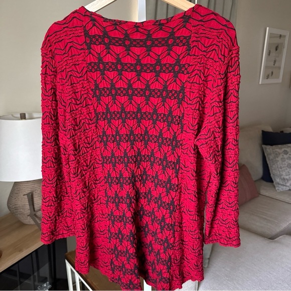 Tianello Women’s Ballet Tee Sz XL Red Black Textured Long Sleeve Rayon Blend - Picture 5 of 9